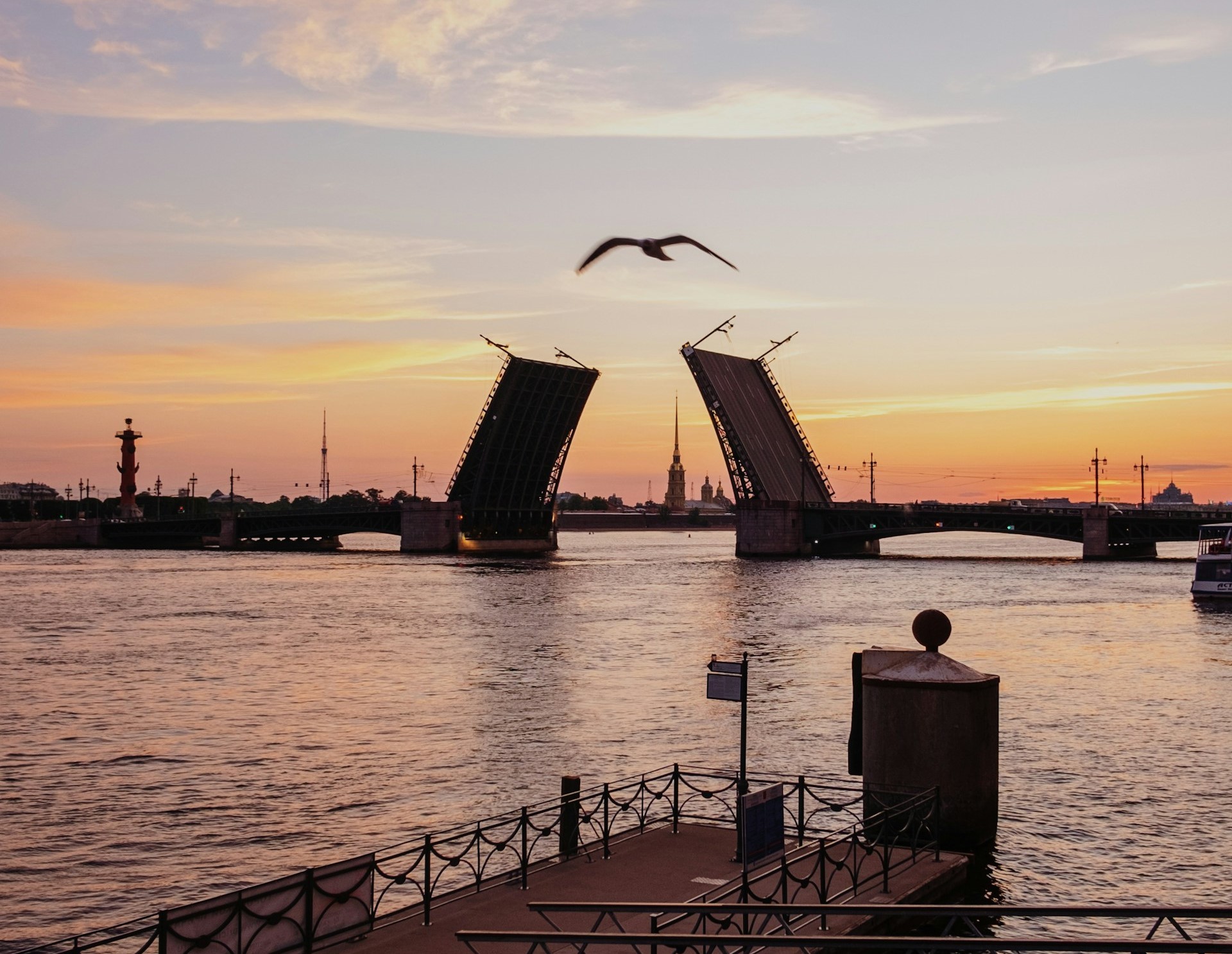 Город мостов: проводим время у воды в Санкт-Петербурге